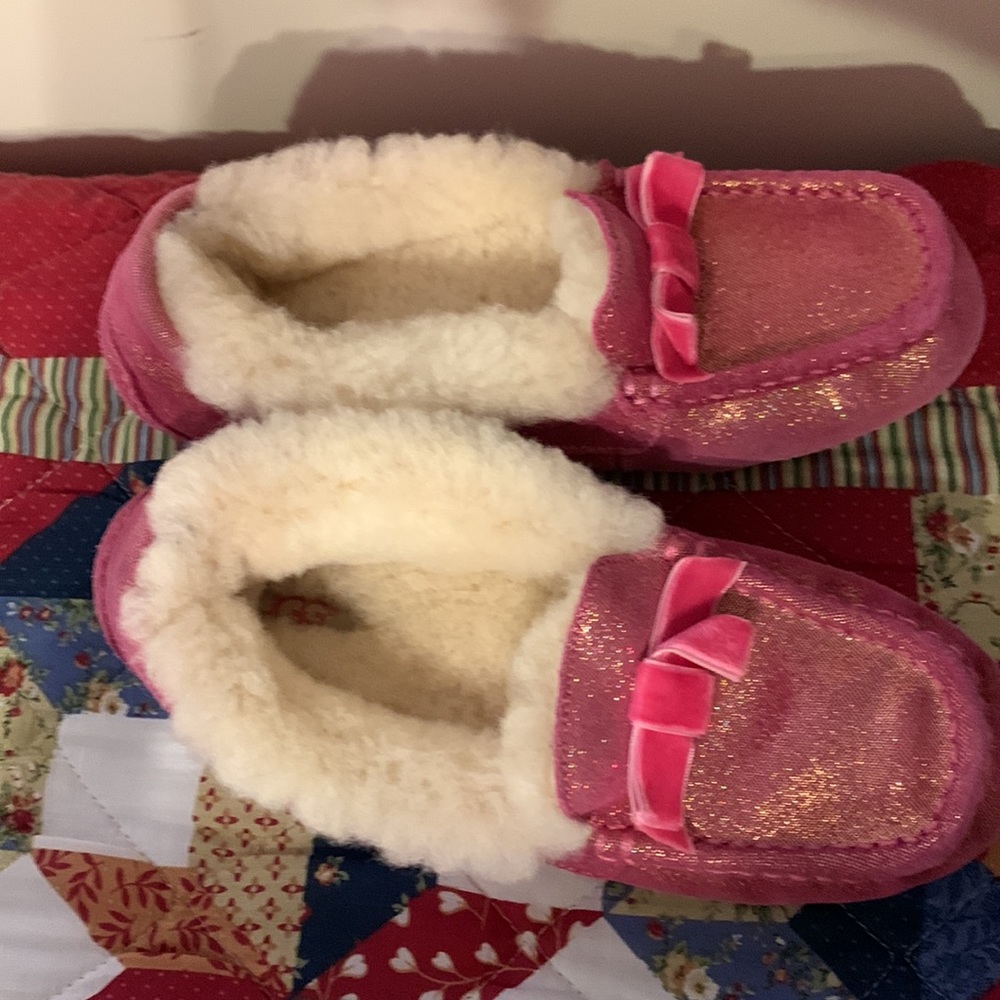 UGG Slippers - Picture 2 of 5